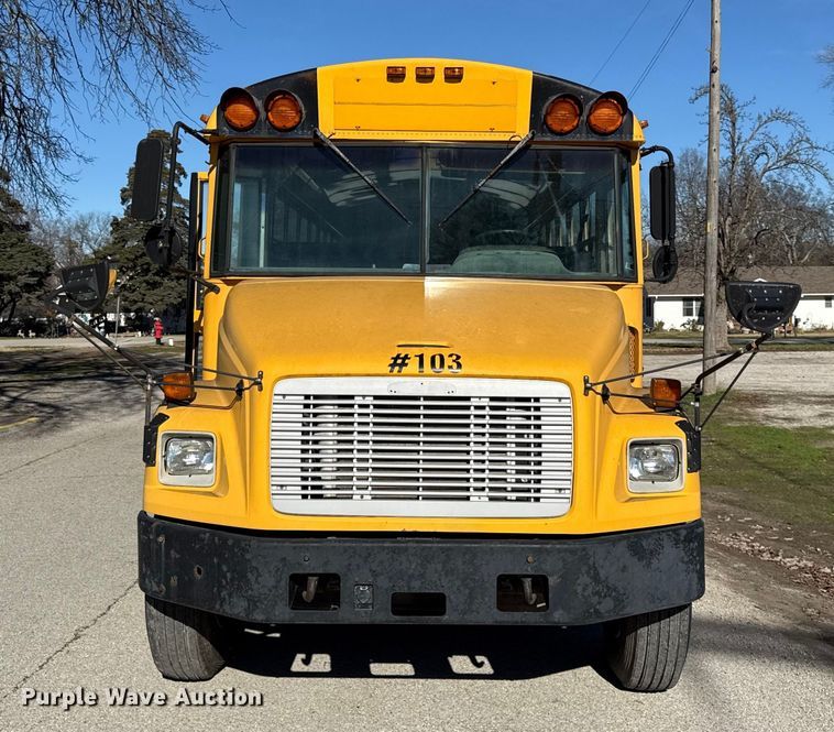 image for item EN0113 2001 Frightliner Thomas  bus