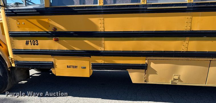 image for item EN0113 2001 Frightliner Thomas  bus