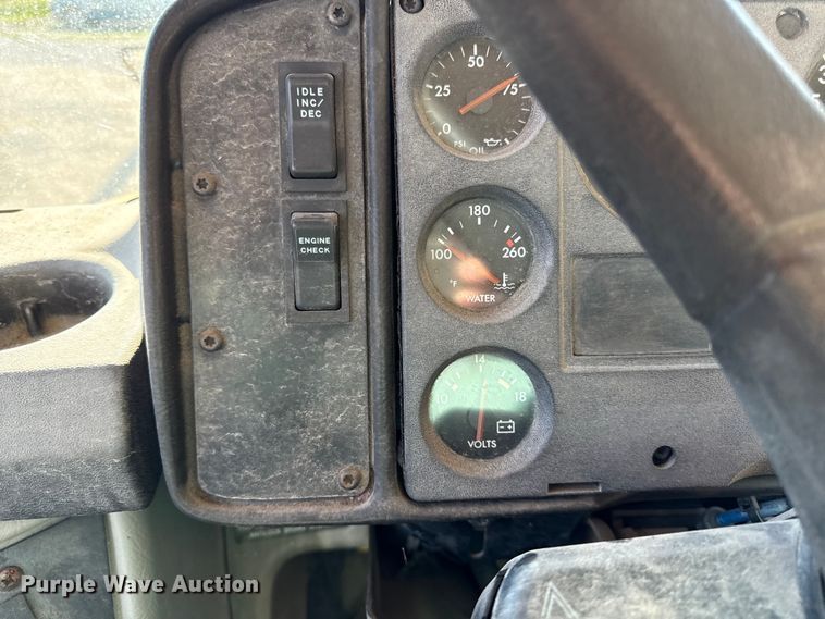 image for item EN0113 2001 Frightliner Thomas  bus