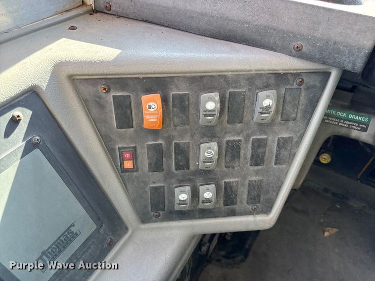 image for item EN0113 2001 Frightliner Thomas  bus