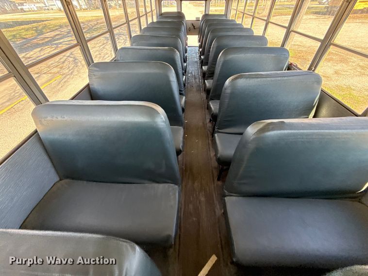 image for item EN0113 2001 Frightliner Thomas  bus