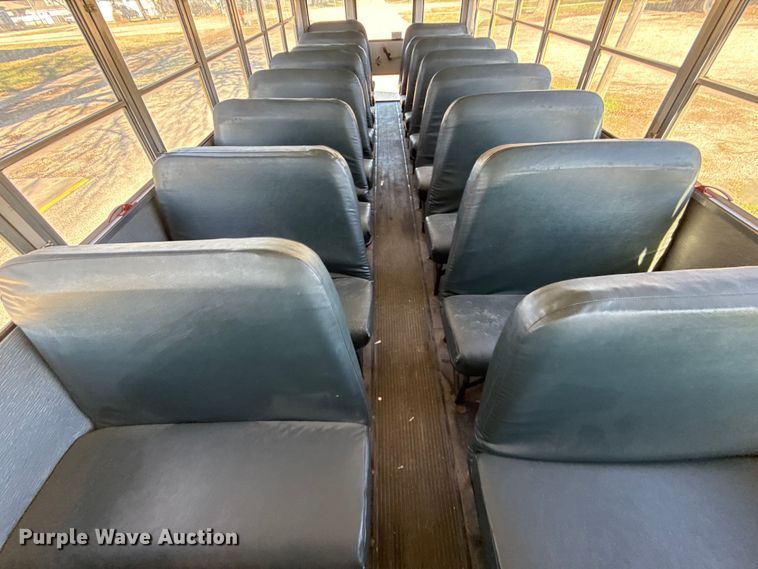 image for item EN0113 2001 Frightliner Thomas  bus