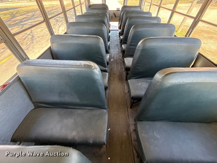 image for item EN0113 2001 Frightliner Thomas  bus