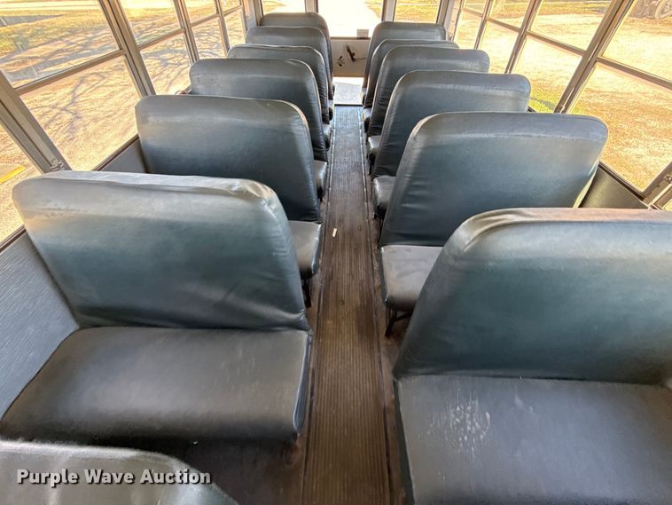 image for item EN0113 2001 Frightliner Thomas  bus