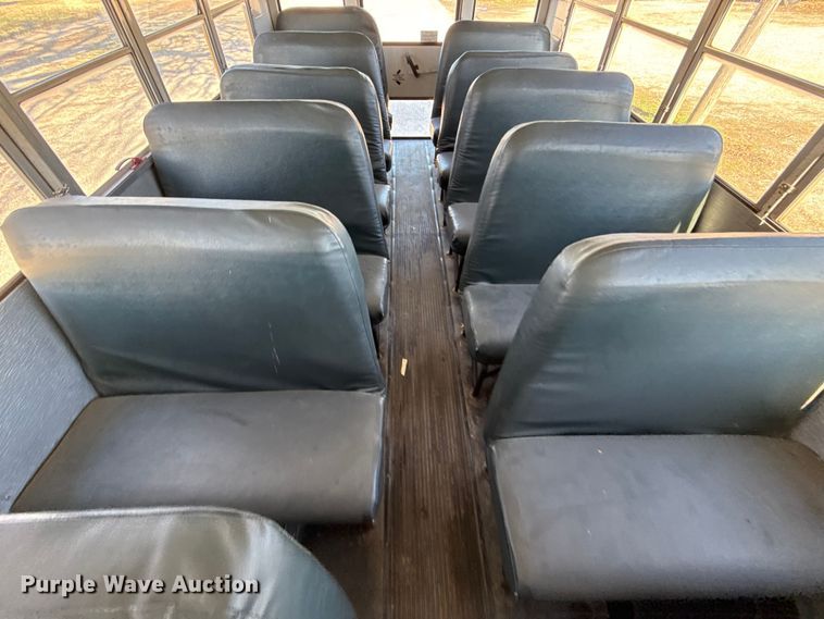 image for item EN0113 2001 Frightliner Thomas  bus