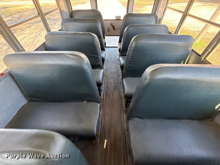 image for item EN0113 2001 Frightliner Thomas  bus