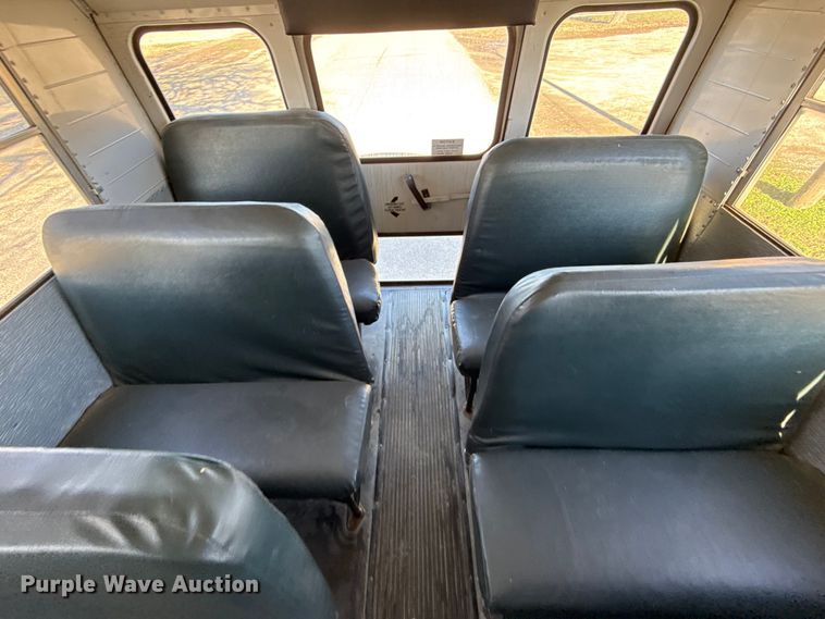 image for item EN0113 2001 Frightliner Thomas  bus