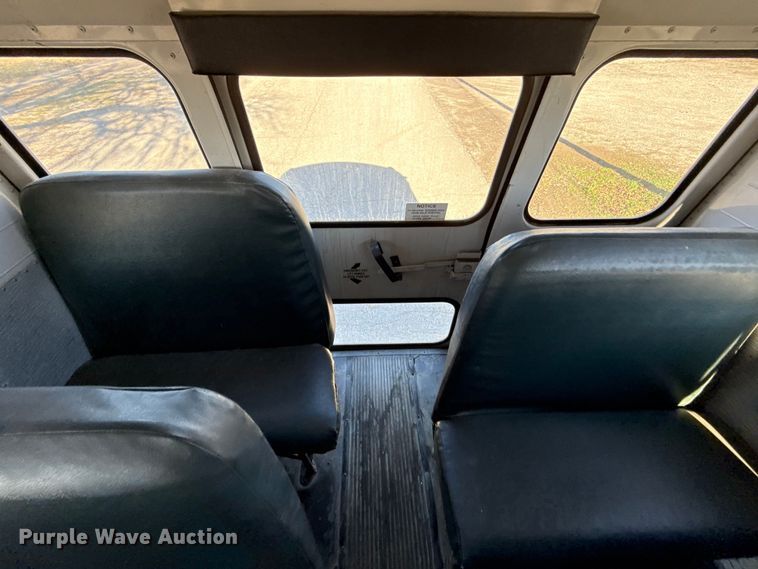 image for item EN0113 2001 Frightliner Thomas  bus