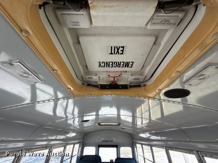 image for item EN0113 2001 Frightliner Thomas  bus