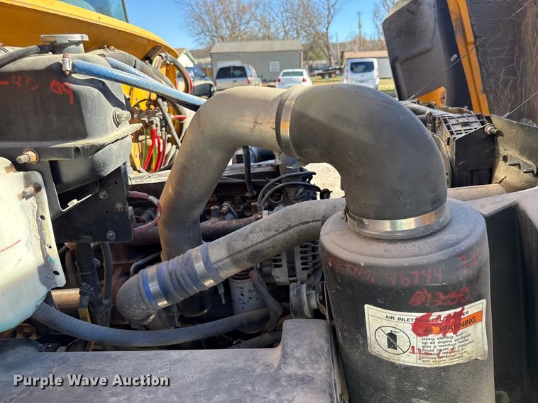 image for item EN0113 2001 Frightliner Thomas  bus