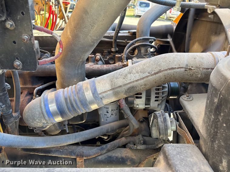 image for item EN0113 2001 Frightliner Thomas  bus