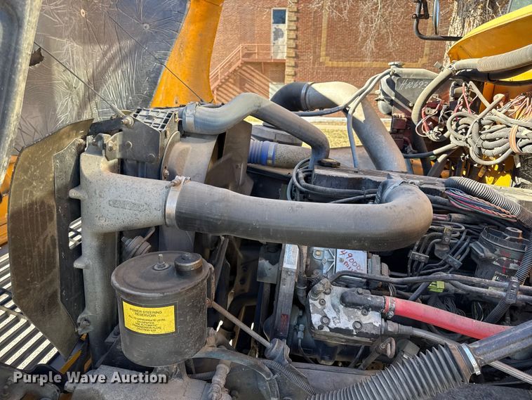 image for item EN0113 2001 Frightliner Thomas  bus