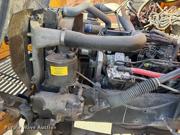 image for item EN0113 2001 Frightliner Thomas  bus