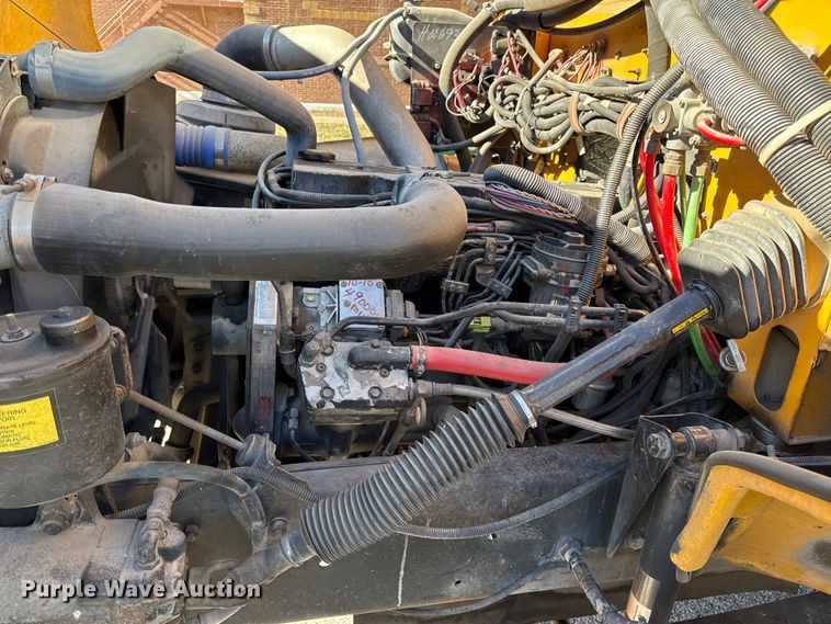 image for item EN0113 2001 Frightliner Thomas  bus