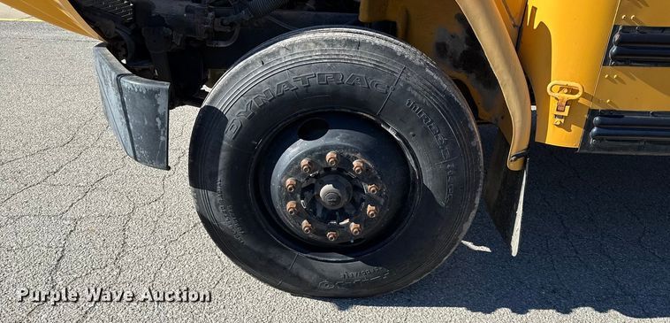 image for item EN0113 2001 Frightliner Thomas  bus