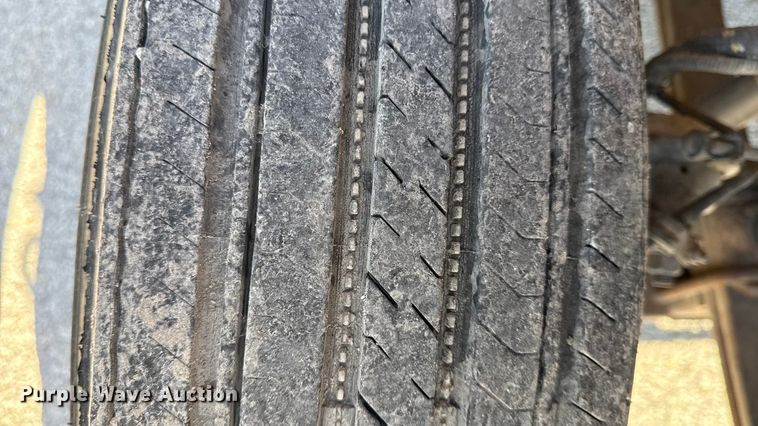 image for item EN0113 2001 Frightliner Thomas  bus