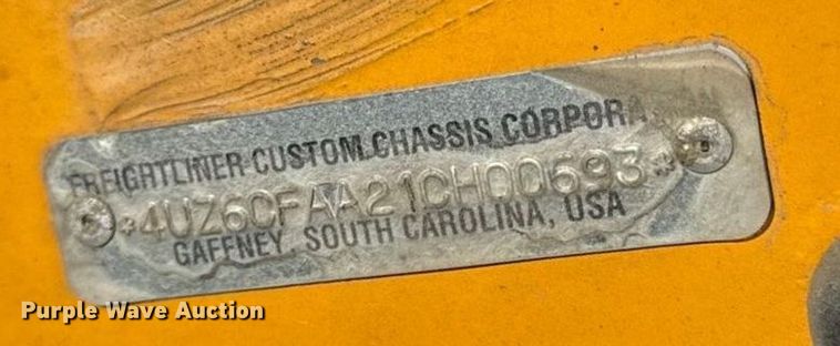 image for item EN0113 2001 Frightliner Thomas  bus