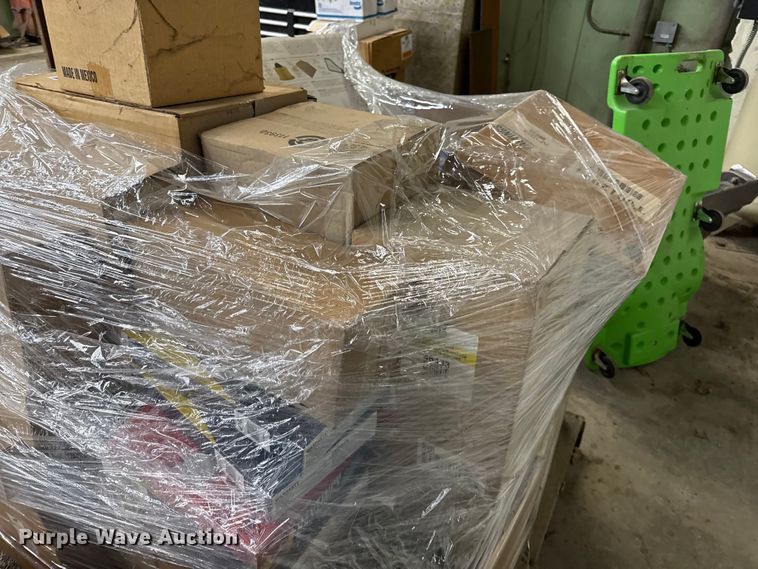 image for item EN0120 (2) Pallets of filters