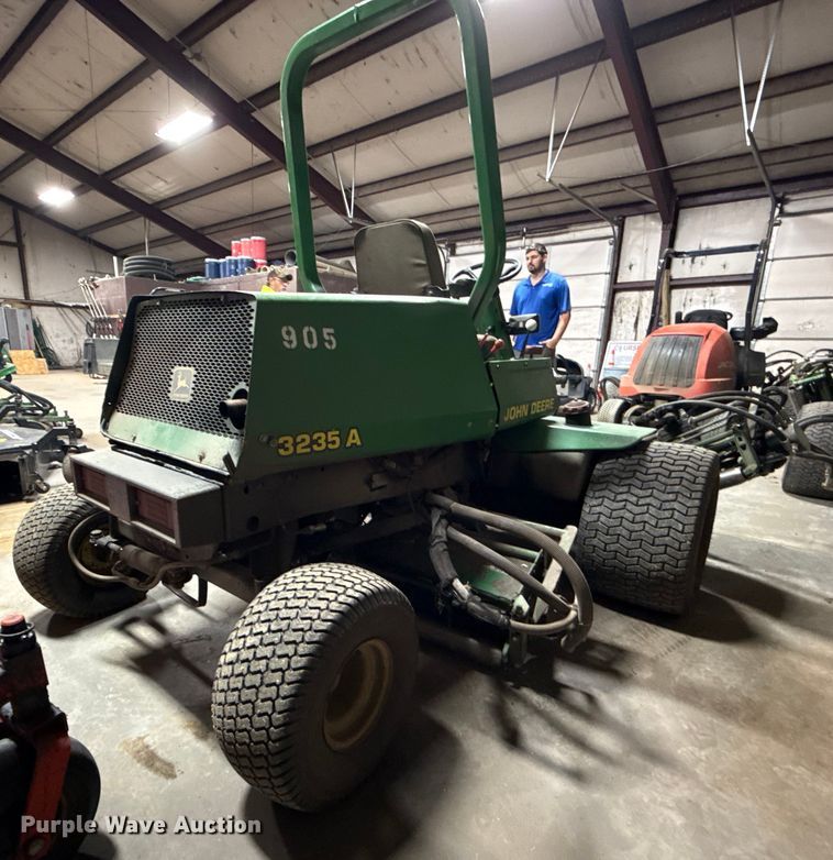 image for item EN0125 John Deere 3235A greens mower