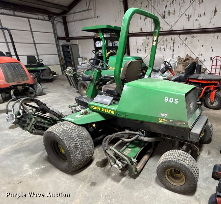 image for item EN0125 John Deere 3235A greens mower