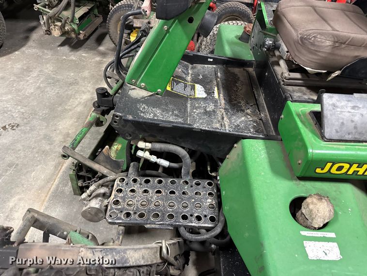 image for item EN0125 John Deere 3235A greens mower