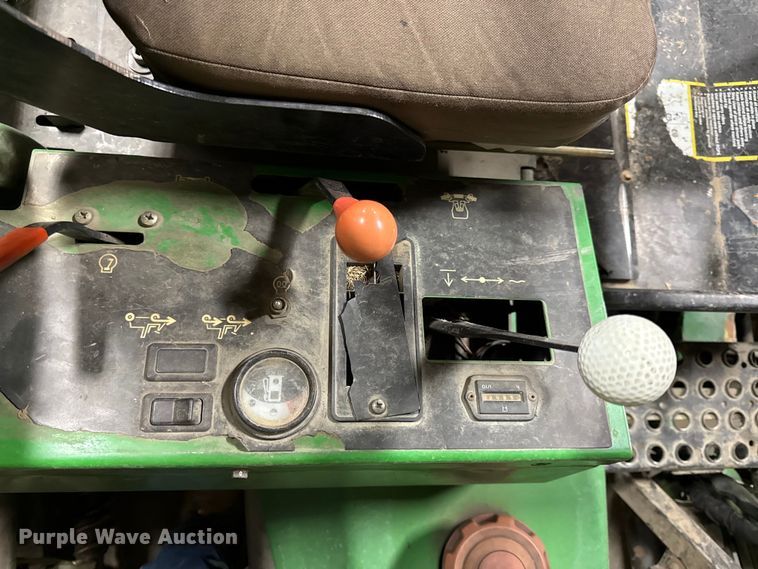 image for item EN0125 John Deere 3235A greens mower