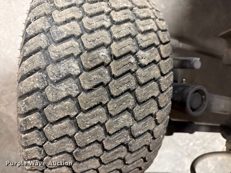 image for item EN0125 John Deere 3235A greens mower