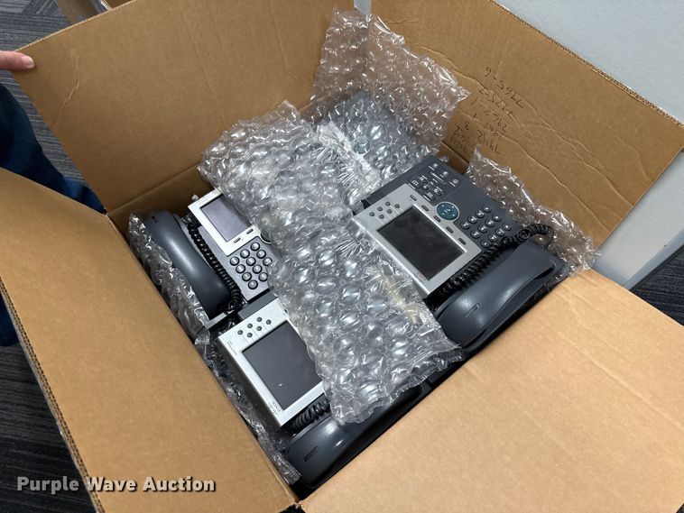 image for item EN0126 Approximately 109 Cisco phones