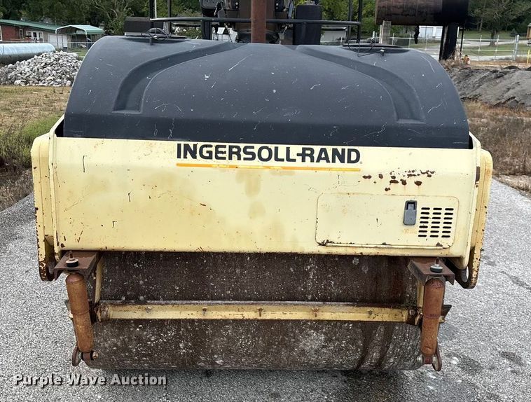 image for item EN5620 1999 Ingersoll Rand DD-70 double drum vibratory roller