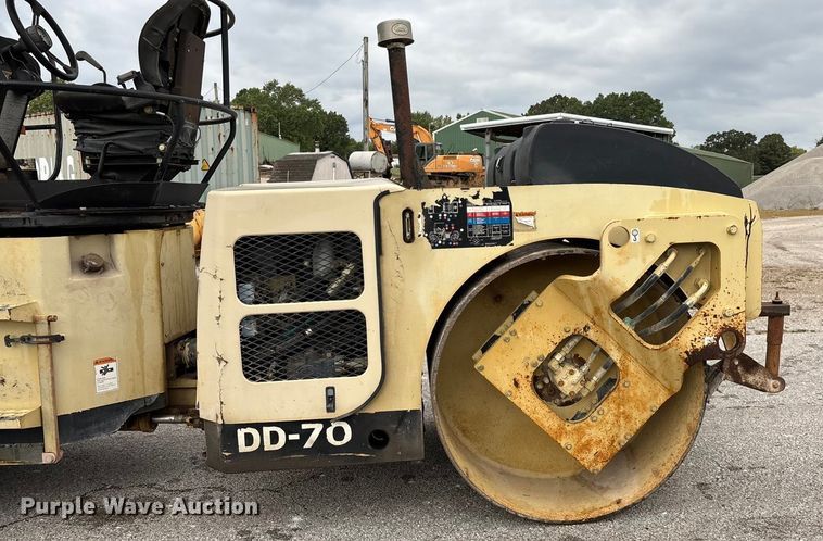 image for item EN5620 1999 Ingersoll Rand DD-70 double drum vibratory roller