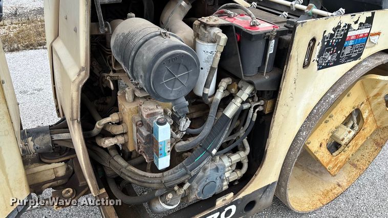 image for item EN5620 1999 Ingersoll Rand DD-70 double drum vibratory roller