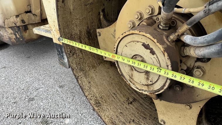 image for item EN5620 1999 Ingersoll Rand DD-70 double drum vibratory roller