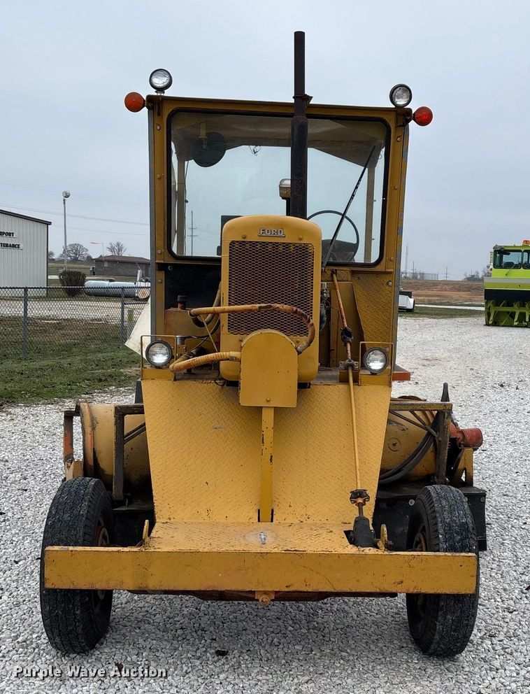 image for item EN5876 Broce broom