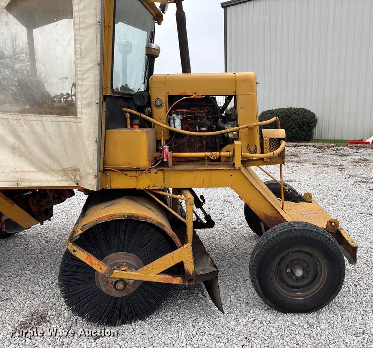 image for item EN5876 Broce broom