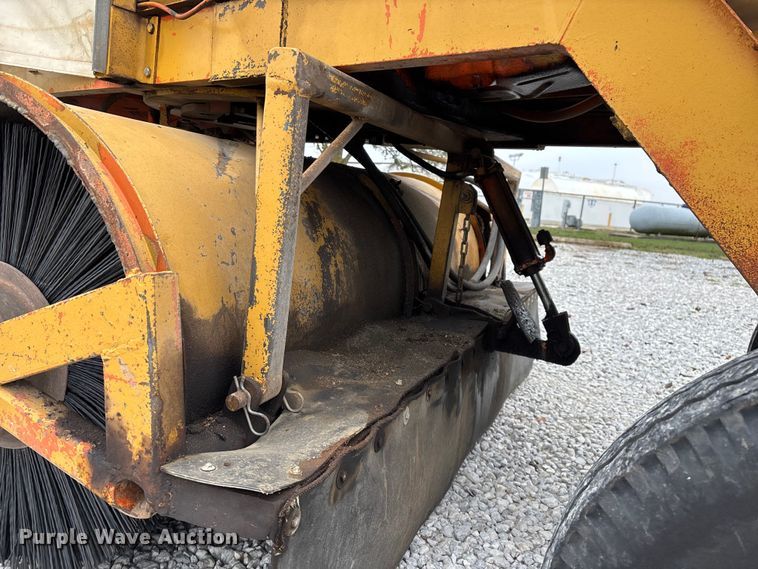 image for item EN5876 Broce broom