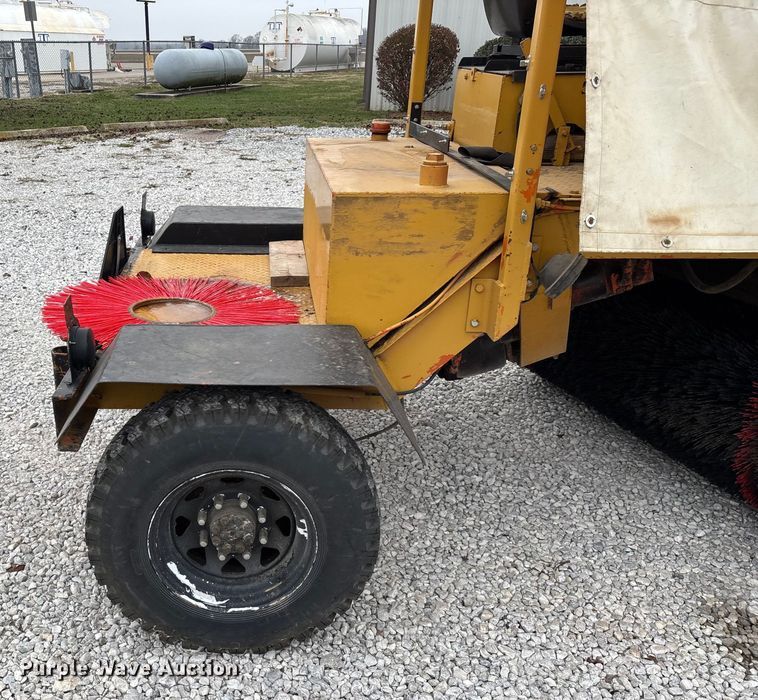 image for item EN5876 Broce broom