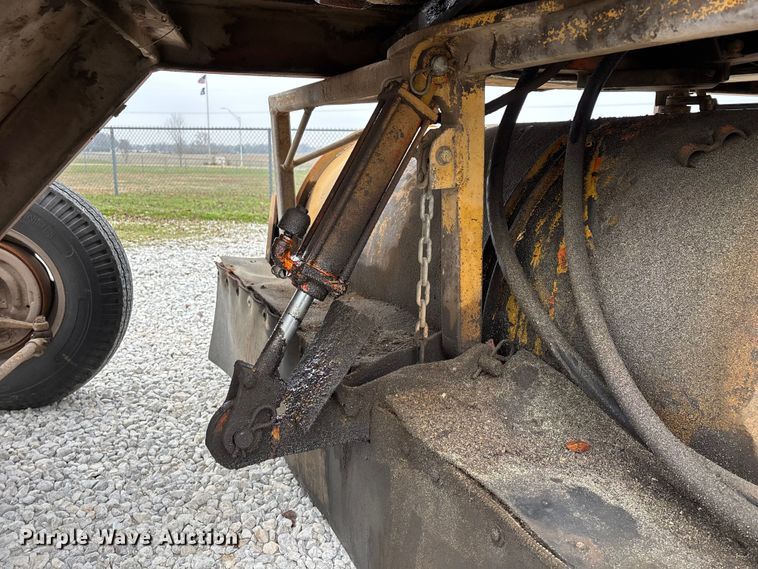 image for item EN5876 Broce broom