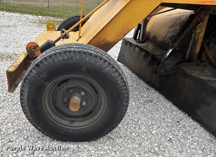 image for item EN5876 Broce broom