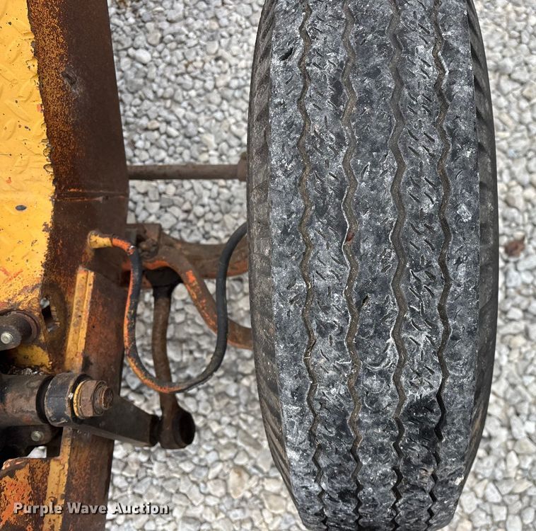 image for item EN5876 Broce broom