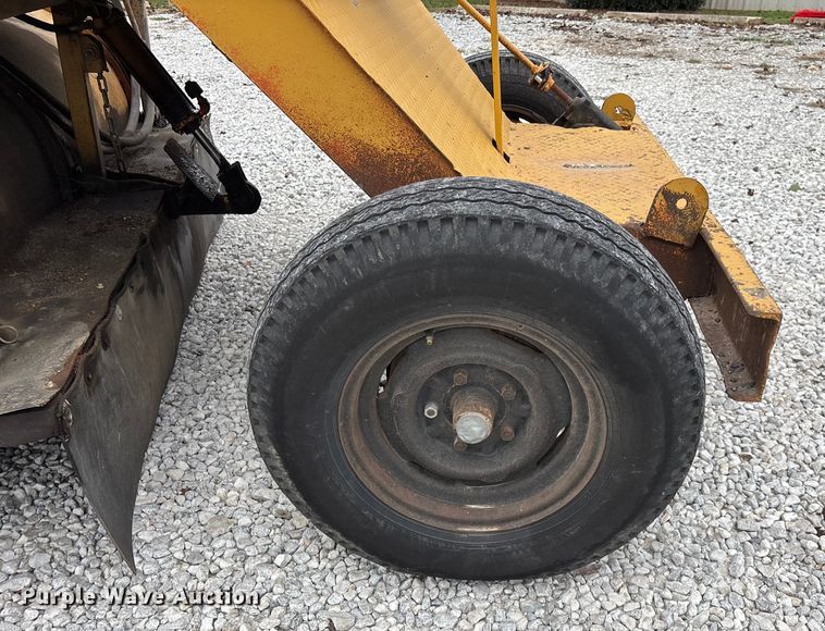 image for item EN5876 Broce broom