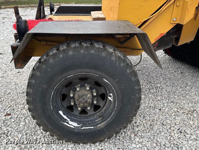 image for item EN5876 Broce broom