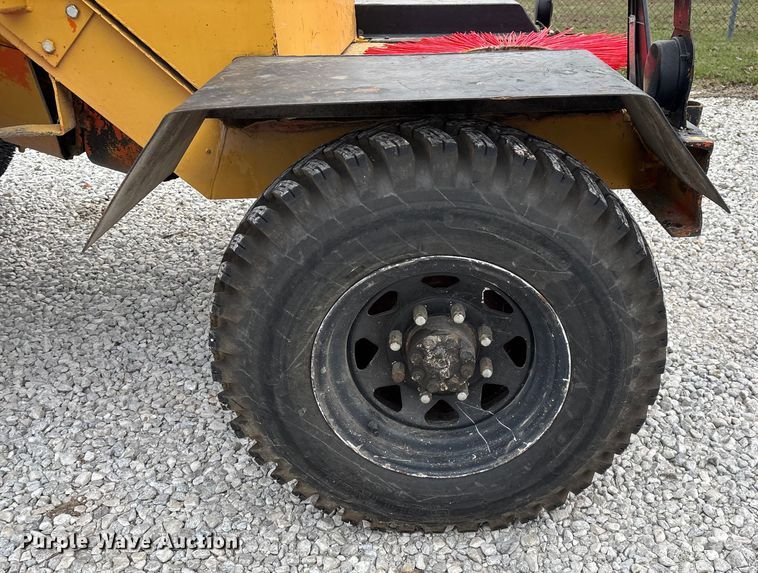 image for item EN5876 Broce broom