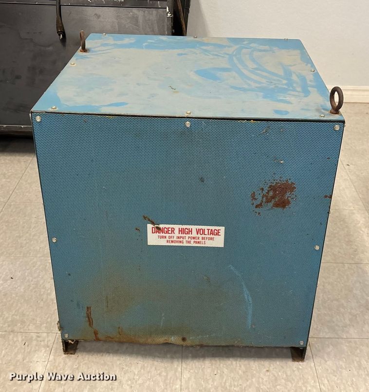 image for item EN5877 (4) airport runway lighting constant current regulators