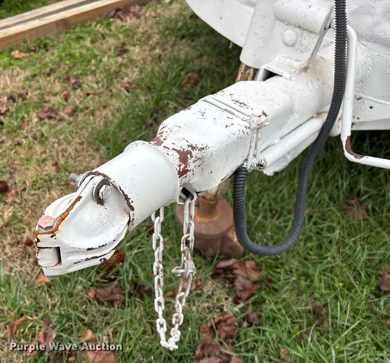 image for item EN5878 Utility trailer