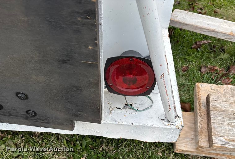 image for item EN5878 Utility trailer