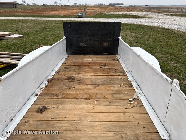 image for item EN5878 Utility trailer