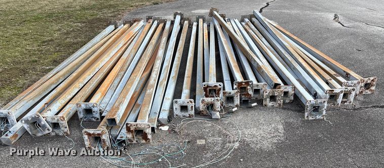 image for item EN5881 Approximately 33 light poles