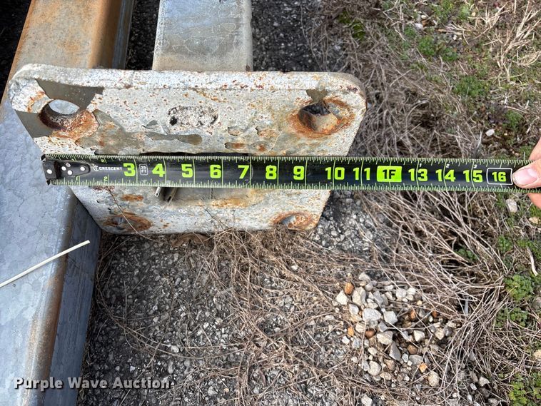 image for item EN5881 Approximately 33 light poles