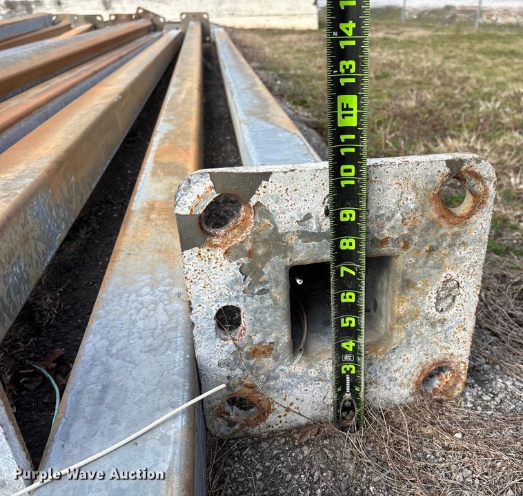 image for item EN5881 Approximately 33 light poles