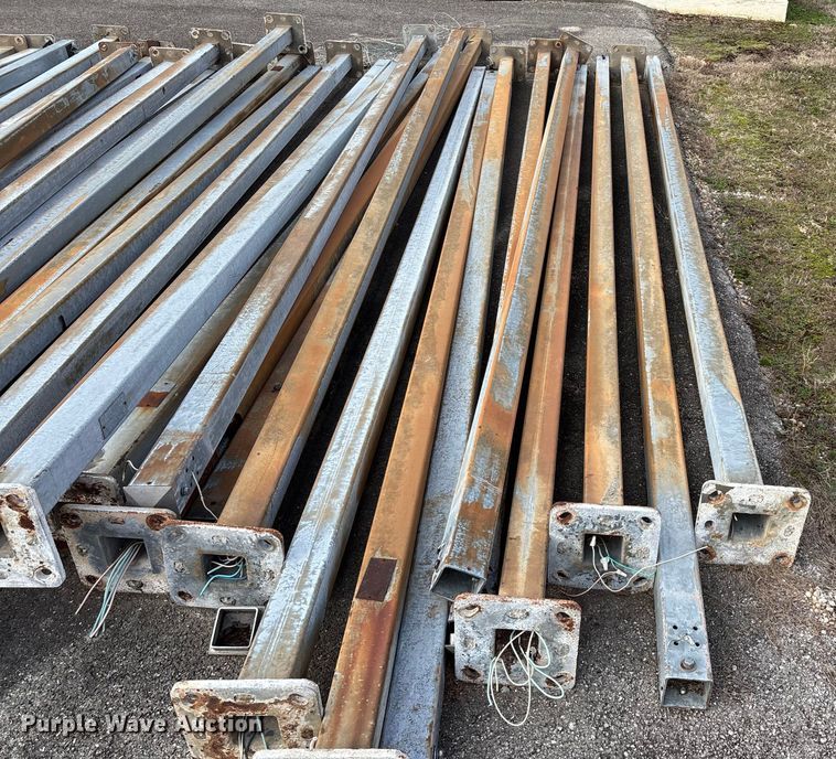 image for item EN5881 Approximately 33 light poles